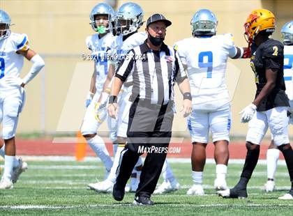 Thumbnail 3 in St. Bernard vs. Dominguez photogallery.