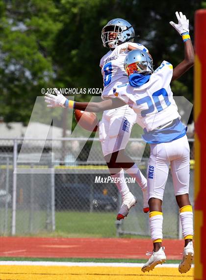 Thumbnail 3 in St. Bernard vs. Dominguez photogallery.