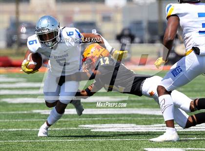 Thumbnail 1 in St. Bernard vs. Dominguez photogallery.