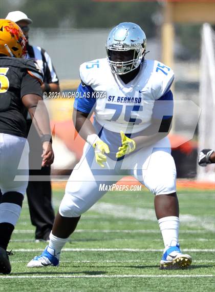 Thumbnail 1 in St. Bernard vs. Dominguez photogallery.