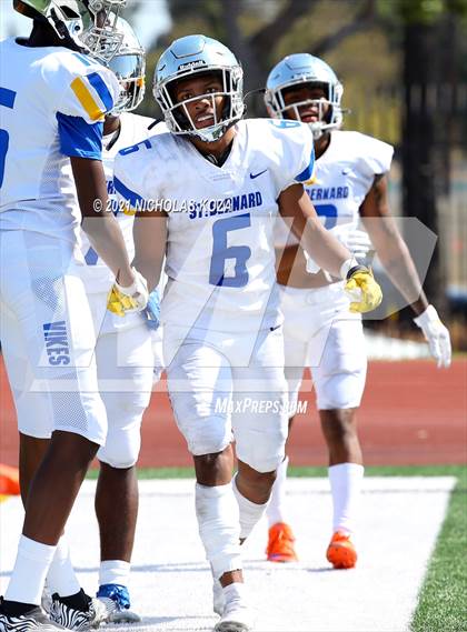 Thumbnail 2 in St. Bernard vs. Dominguez photogallery.