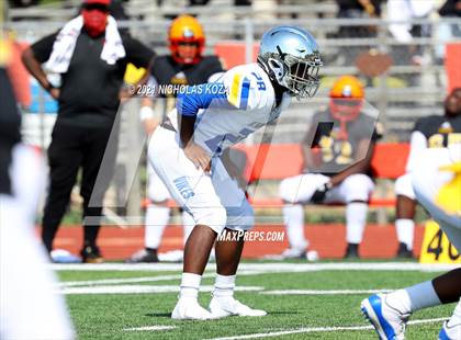 Thumbnail 1 in St. Bernard vs. Dominguez photogallery.