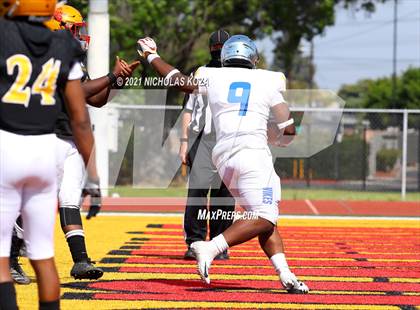 Thumbnail 3 in St. Bernard vs. Dominguez photogallery.