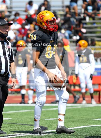 Thumbnail 3 in St. Bernard vs. Dominguez photogallery.