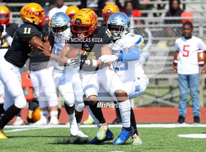 Thumbnail 3 in St. Bernard vs. Dominguez photogallery.