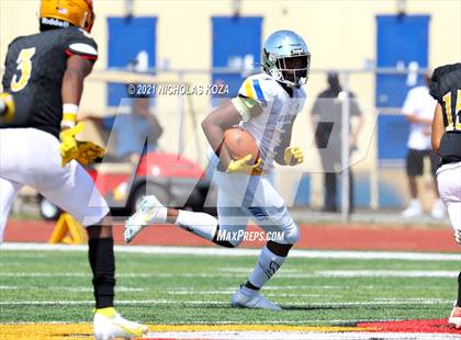 Thumbnail 3 in St. Bernard vs. Dominguez photogallery.