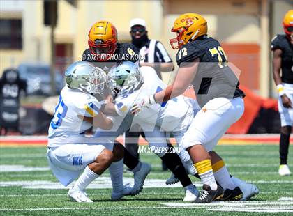 Thumbnail 3 in St. Bernard vs. Dominguez photogallery.