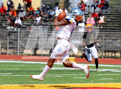 Thumbnail 3 in St. Bernard vs. Dominguez photogallery.