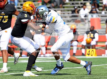 Thumbnail 2 in St. Bernard vs. Dominguez photogallery.