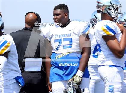 Thumbnail 2 in St. Bernard vs. Dominguez photogallery.