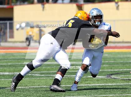 Thumbnail 1 in St. Bernard vs. Dominguez photogallery.