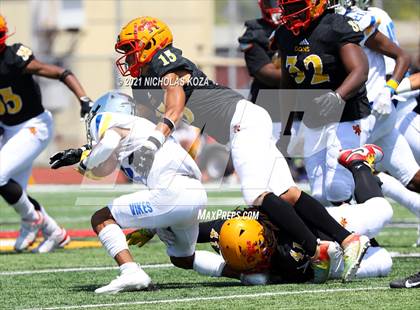 Thumbnail 3 in St. Bernard vs. Dominguez photogallery.