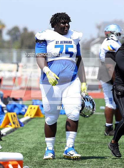 Thumbnail 1 in St. Bernard vs. Dominguez photogallery.
