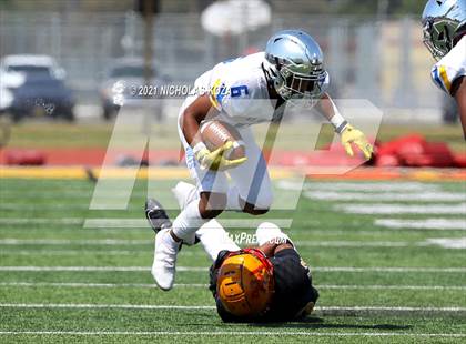 Thumbnail 3 in St. Bernard vs. Dominguez photogallery.