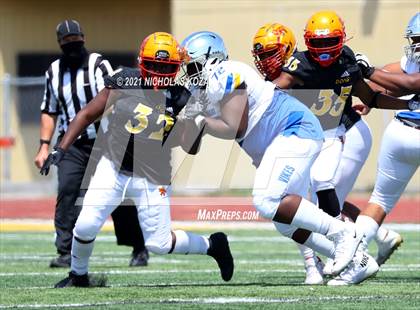 Thumbnail 3 in St. Bernard vs. Dominguez photogallery.