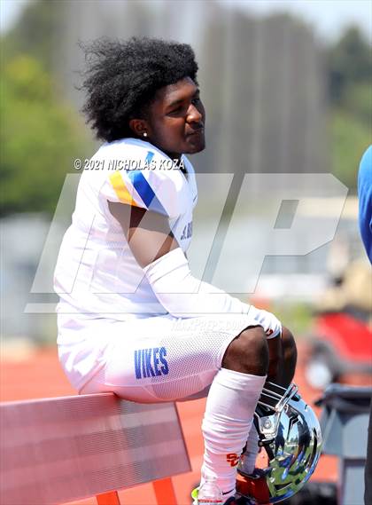 Thumbnail 3 in St. Bernard vs. Dominguez photogallery.