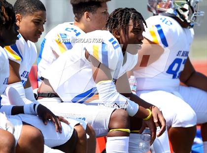 Thumbnail 1 in St. Bernard vs. Dominguez photogallery.