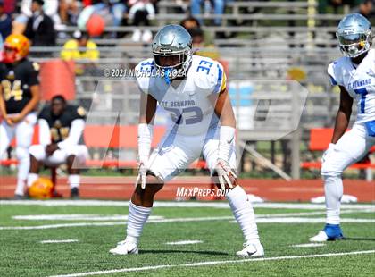 Thumbnail 2 in St. Bernard vs. Dominguez photogallery.