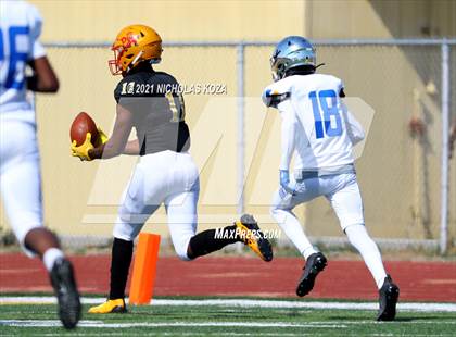 Thumbnail 2 in St. Bernard vs. Dominguez photogallery.