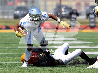 Thumbnail 2 in St. Bernard vs. Dominguez photogallery.