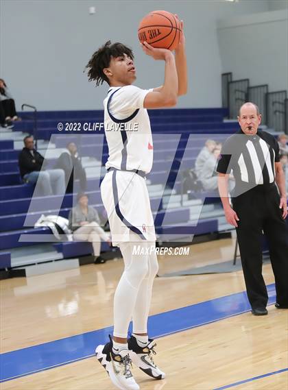 Thumbnail 2 in James Island vs. Christian Academy (Lowcountry Roundball Classic) photogallery.