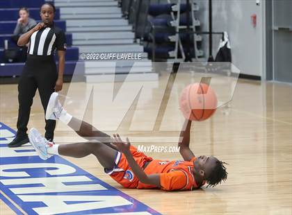 Thumbnail 2 in James Island vs. Christian Academy (Lowcountry Roundball Classic) photogallery.