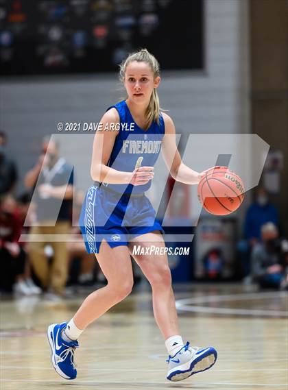 Thumbnail 3 in Herriman vs. Fremont (UHSAA 6A Final) photogallery.