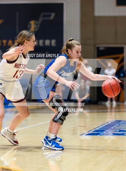 Thumbnail 3 in Herriman vs. Fremont (UHSAA 6A Final) photogallery.