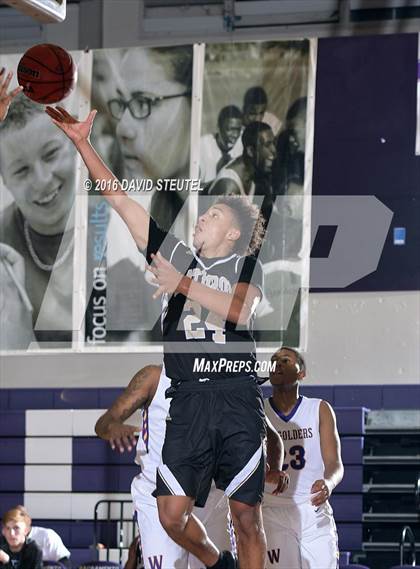 Thumbnail 3 in Lathrop vs. Washington (St. Hope Elite Classic) photogallery.