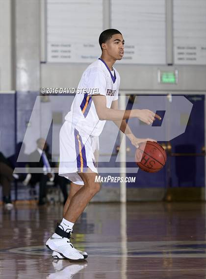 Thumbnail 2 in Lathrop vs. Washington (St. Hope Elite Classic) photogallery.