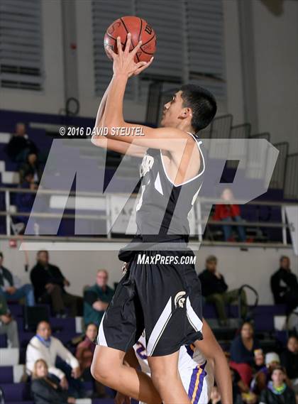 Thumbnail 3 in Lathrop vs. Washington (St. Hope Elite Classic) photogallery.
