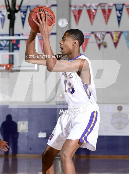 Thumbnail 1 in Lathrop vs. Washington (St. Hope Elite Classic) photogallery.