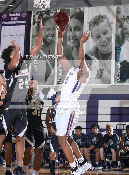 Thumbnail 3 in Lathrop vs. Washington (St. Hope Elite Classic) photogallery.