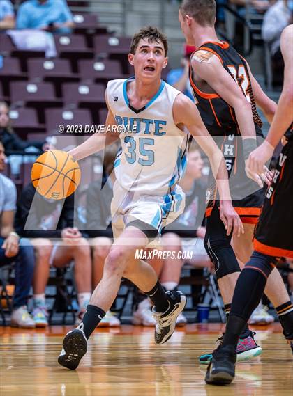 Thumbnail 3 in Piute vs. Valley (UHSAA 1A Quarterfinal) photogallery.