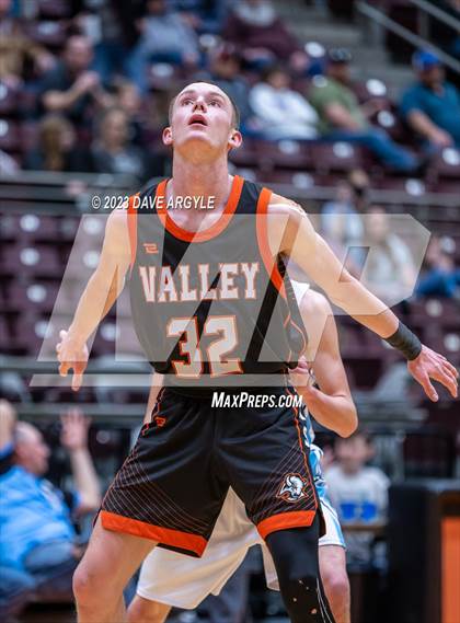 Thumbnail 3 in Piute vs. Valley (UHSAA 1A Quarterfinal) photogallery.