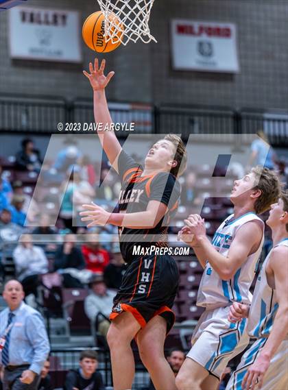 Thumbnail 3 in Piute vs. Valley (UHSAA 1A Quarterfinal) photogallery.