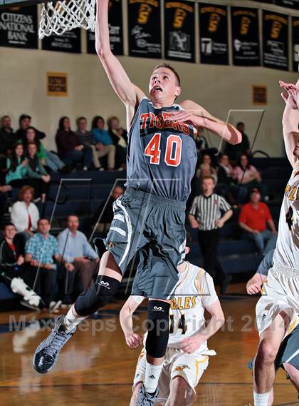 Thumbnail 2 in Pigeon Forge @ Seymour (Seymour Christmas Classic) photogallery.