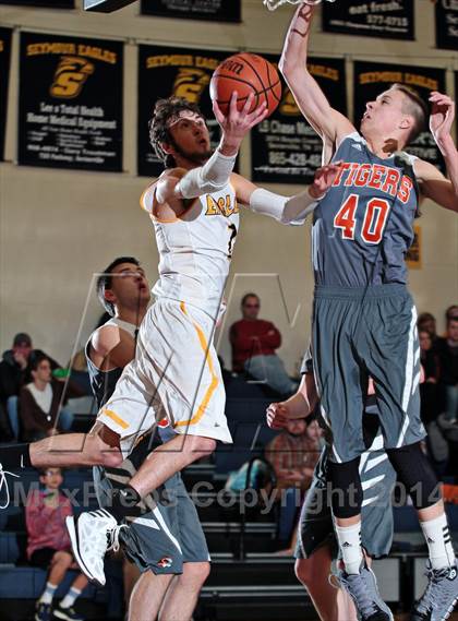 Thumbnail 2 in Pigeon Forge @ Seymour (Seymour Christmas Classic) photogallery.