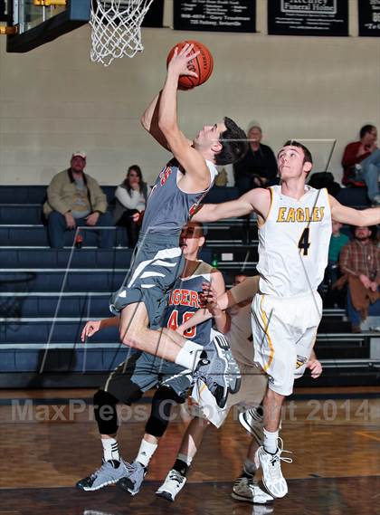 Thumbnail 1 in Pigeon Forge @ Seymour (Seymour Christmas Classic) photogallery.