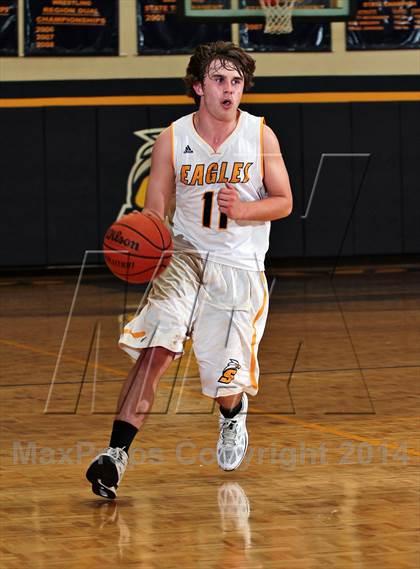 Thumbnail 1 in Pigeon Forge @ Seymour (Seymour Christmas Classic) photogallery.