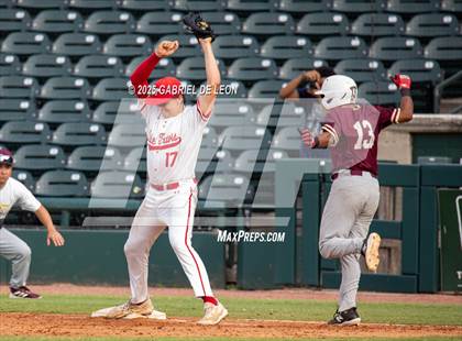 Thumbnail 2 in Los Fresnos vs. Lake Travis (UIL Region IV 6A Baseball Regional Semifinal) photogallery.