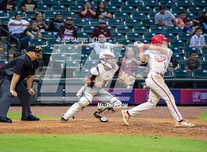 Thumbnail 2 in Los Fresnos vs. Lake Travis (UIL Region IV 6A Baseball Regional Semifinal) photogallery.
