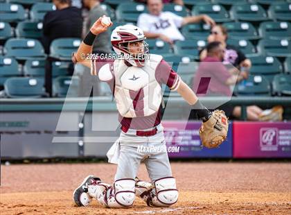 Thumbnail 1 in Los Fresnos vs. Lake Travis (UIL Region IV 6A Baseball Regional Semifinal) photogallery.