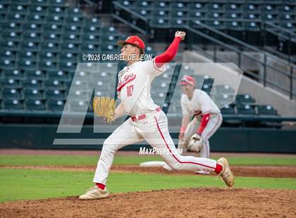 Thumbnail 3 in Los Fresnos vs. Lake Travis (UIL Region IV 6A Baseball Regional Semifinal) photogallery.