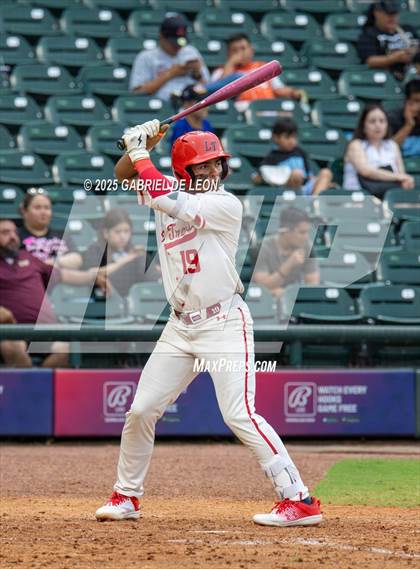 Thumbnail 2 in Los Fresnos vs. Lake Travis (UIL Region IV 6A Baseball Regional Semifinal) photogallery.