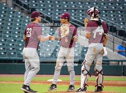 Thumbnail 2 in Los Fresnos vs. Lake Travis (UIL Region IV 6A Baseball Regional Semifinal) photogallery.
