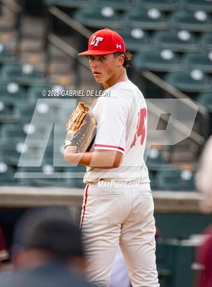 Thumbnail 2 in Los Fresnos vs. Lake Travis (UIL Region IV 6A Baseball Regional Semifinal) photogallery.