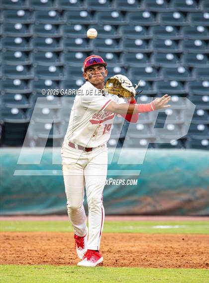 Thumbnail 2 in Los Fresnos vs. Lake Travis (UIL Region IV 6A Baseball Regional Semifinal) photogallery.
