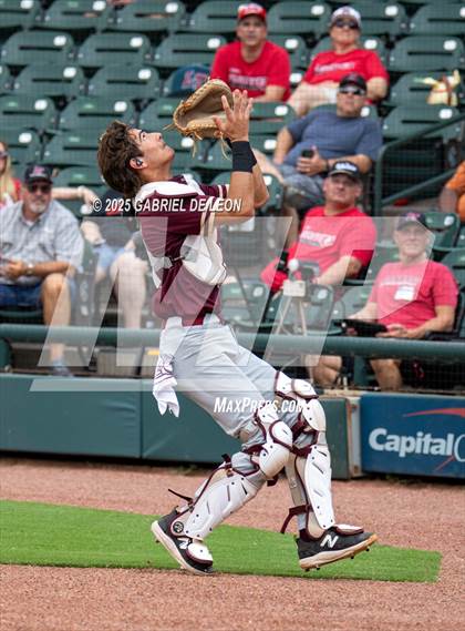Thumbnail 2 in Los Fresnos vs. Lake Travis (UIL Region IV 6A Baseball Regional Semifinal) photogallery.