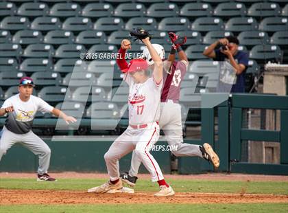 Thumbnail 3 in Los Fresnos vs. Lake Travis (UIL Region IV 6A Baseball Regional Semifinal) photogallery.